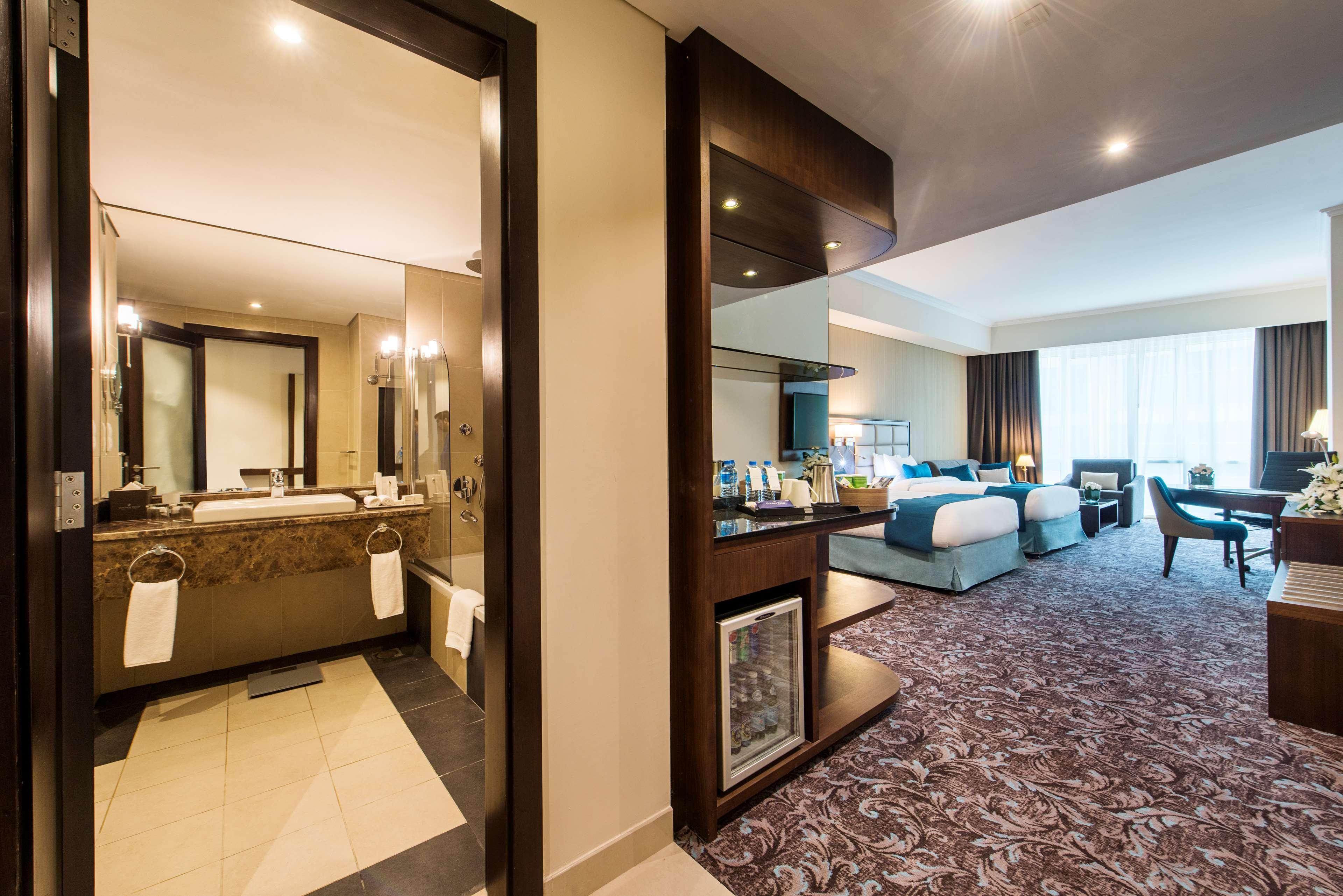 Hotel Golden Tulip 5*