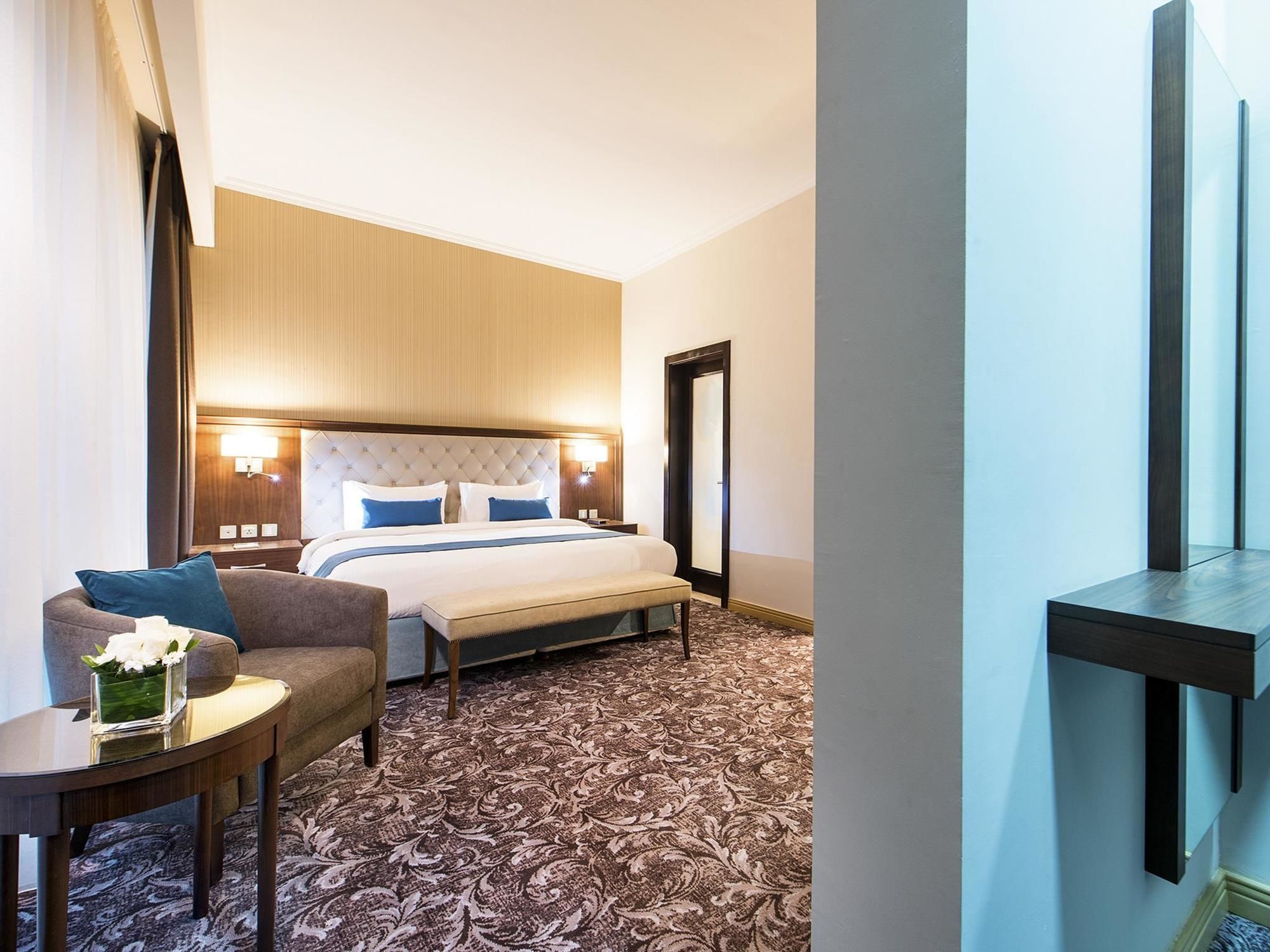 Golden Tulip Hotel 5*