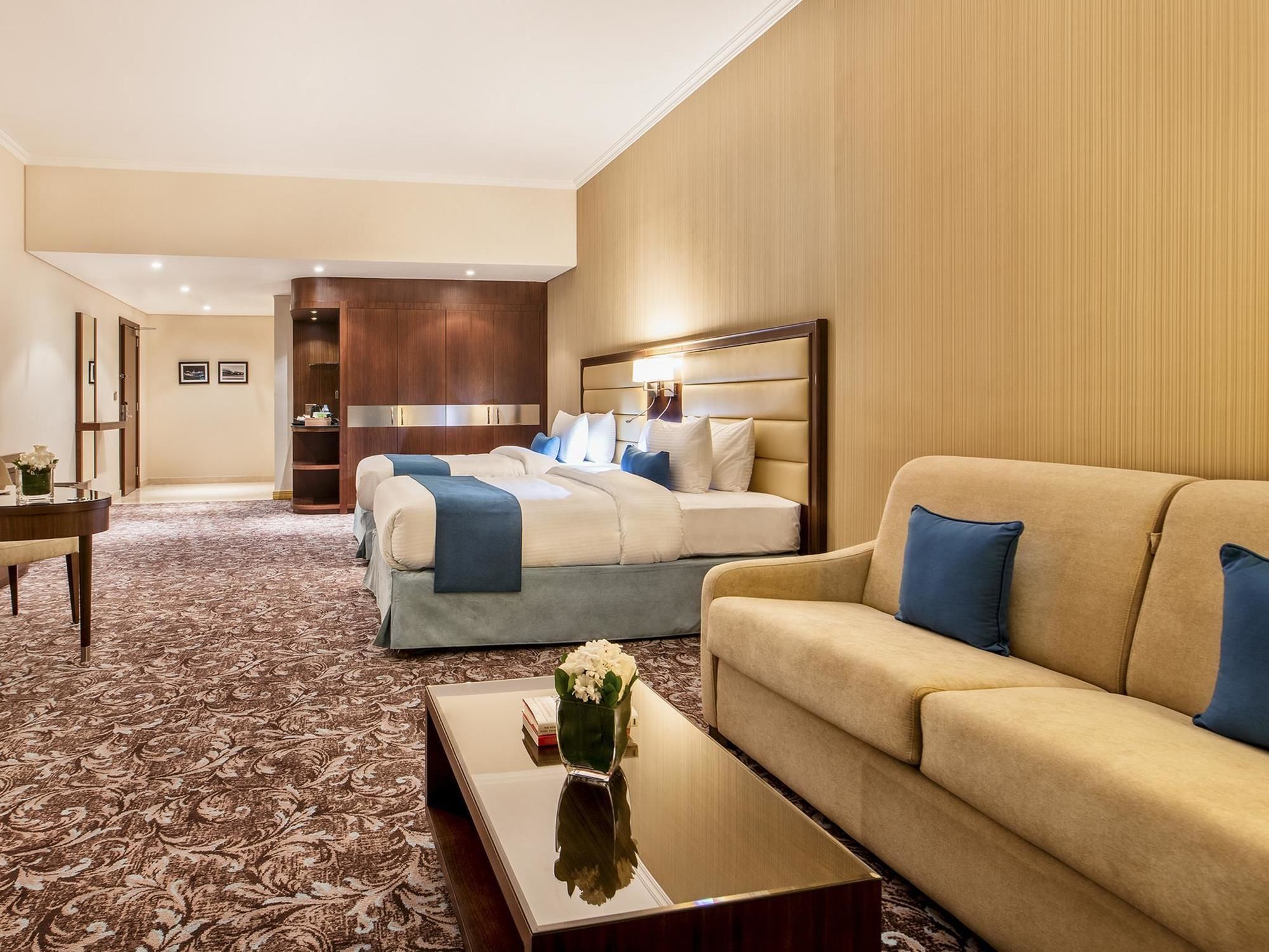 Golden Tulip 5*